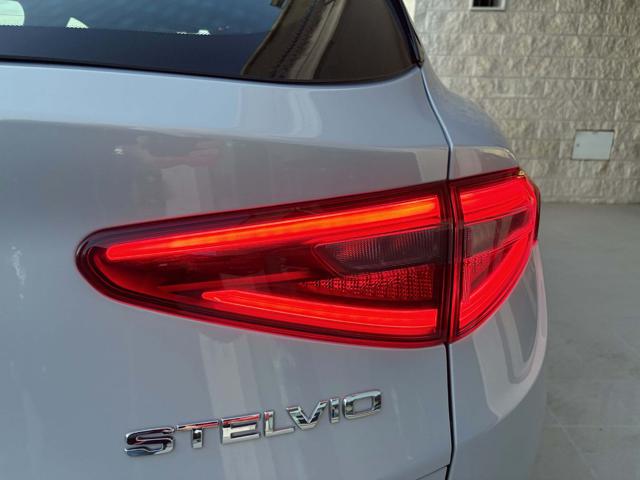ALFA ROMEO Stelvio usata, con Sensori di parcheggio posteriori