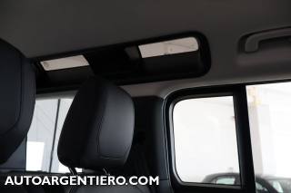 LAND ROVER Defender usata, con Autoradio digitale