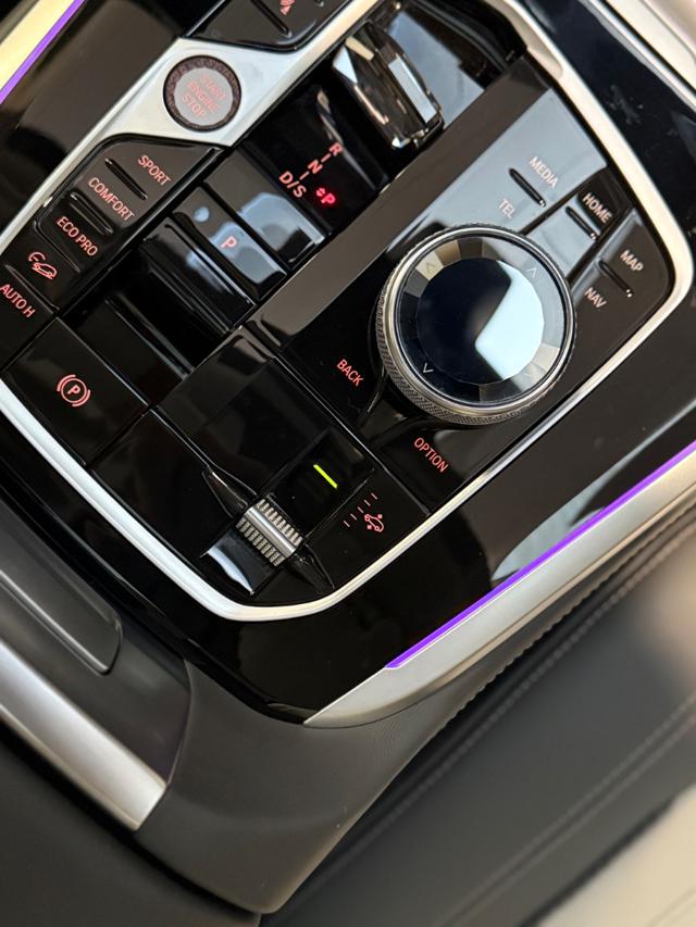 BMW X7 usata, con Sistema di navigazione