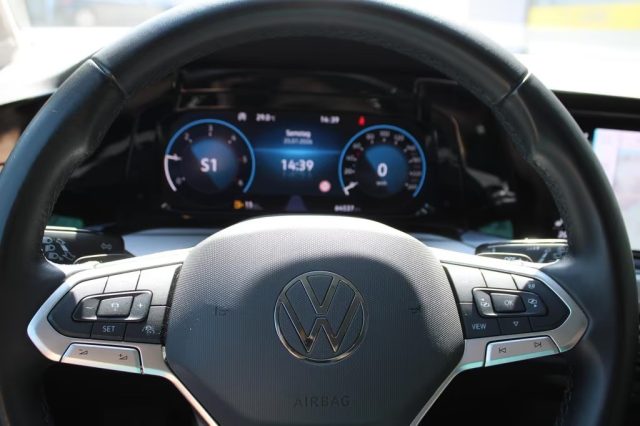 VOLKSWAGEN Golf usata, con Controllo automatico clima
