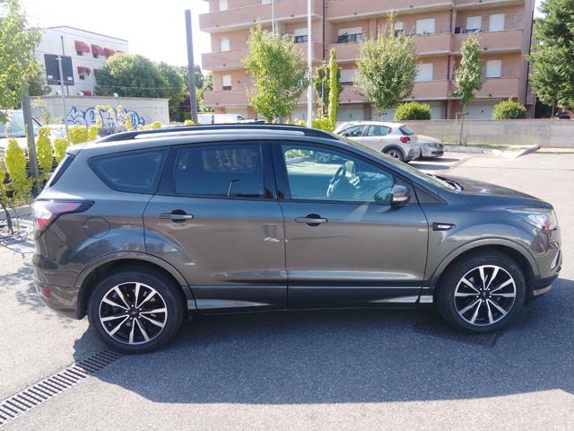 FORD Kuga usata, con Cerchi in lega