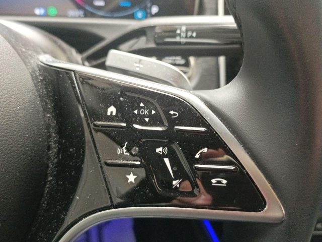 MERCEDES-BENZ E 220 usata, con Controllo trazione