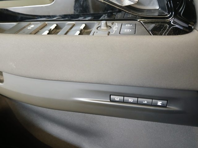 LAND ROVER Range Rover Evoque usata, con Interni in pelle