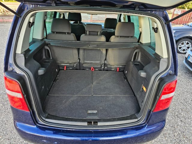 VOLKSWAGEN Touran usata, con Fendinebbia