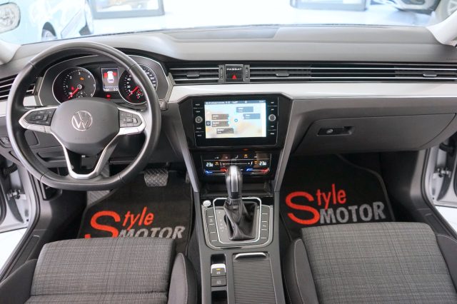 VOLKSWAGEN Passat Variant usata, con Alzacristalli elettrici