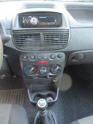 FIAT Punto usata 9