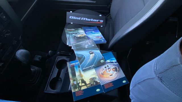 LAND ROVER Defender usata 29