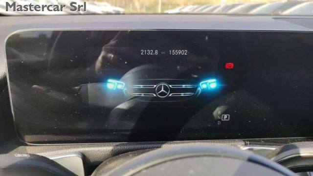 MERCEDES-BENZ GLB 200 usata, con Sistema di navigazione