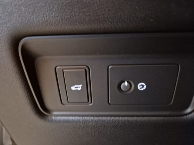 LAND ROVER Range Rover Sport usata, con Luci diurne LED