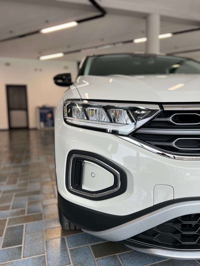 VOLKSWAGEN T-Roc usata, con Autoradio