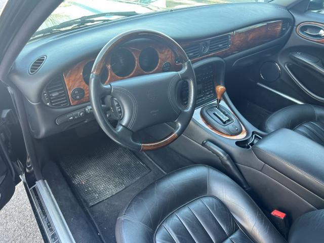 JAGUAR XJ usata, con Cerchi in lega