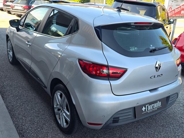 RENAULT Clio usata, con Autoradio