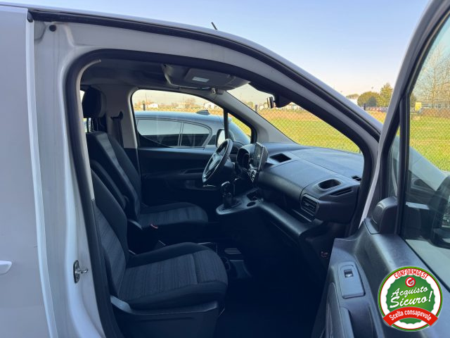 OPEL Combo usata, con Park Distance Control