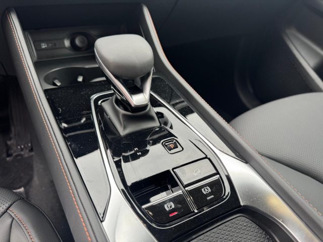 MG HS usata, con Fendinebbia