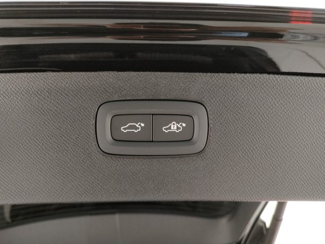 VOLVO XC90 usata, con Luci diurne LED