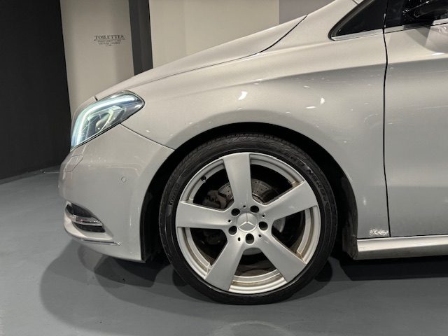MERCEDES-BENZ B 200 usata, con Specchietti laterali elettrici