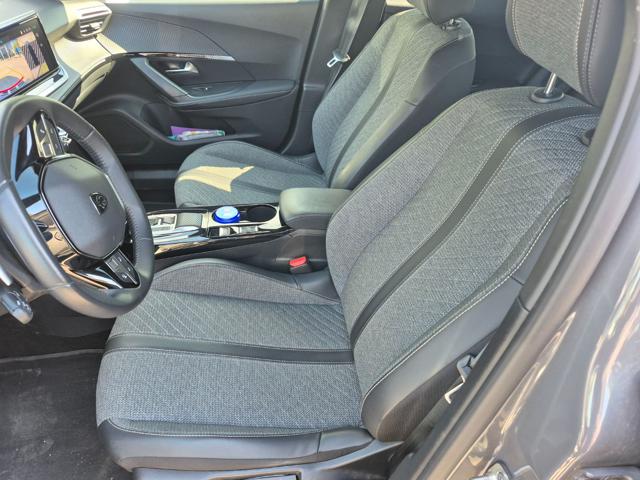 PEUGEOT 2008 usata, con Sistema di navigazione