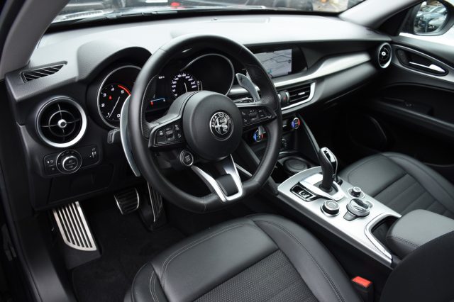 ALFA ROMEO Stelvio usata, con Alzacristalli elettrici