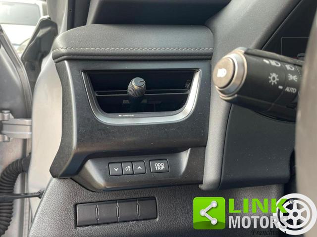 LEXUS UX 250h usata, con Touch screen
