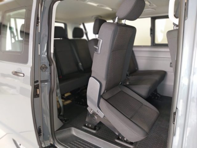 VOLKSWAGEN Caravelle usata, con Bluetooth