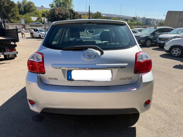 TOYOTA Auris usata 4