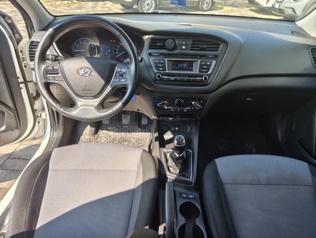 HYUNDAI i20 usata, con Autoradio