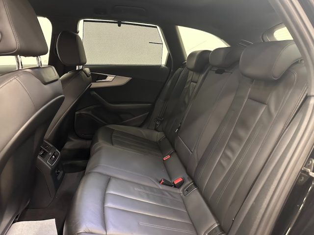 AUDI A4 usata, con Sensori di parcheggio posteriori