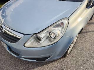OPEL Corsa usata, con ESP