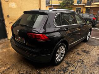 VOLKSWAGEN Tiguan usata, con Autoradio