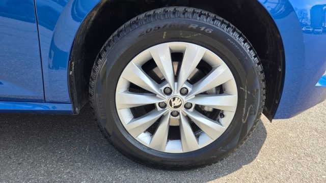 SKODA Kamiq usata, con Autoradio