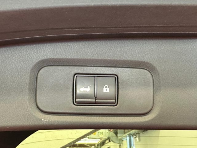 NISSAN Qashqai usata, con Fari Xenon