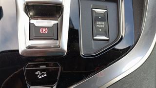 PEUGEOT 5008 usata, con MP3