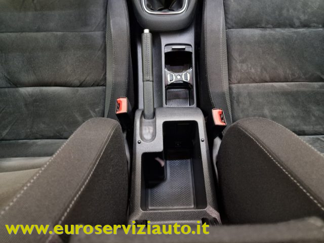 VOLKSWAGEN Golf usata, con Touch screen