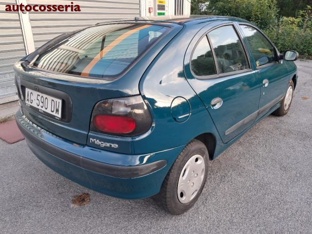 RENAULT Megane usata, con Airbag Passeggero