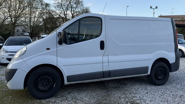 OPEL Vivaro usata, con Autoradio