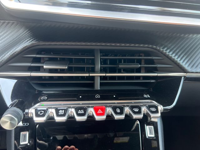 PEUGEOT 2008 usata, con Lettore CD