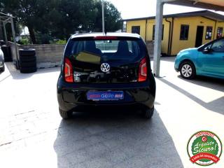 VOLKSWAGEN up! usata, con Autoradio