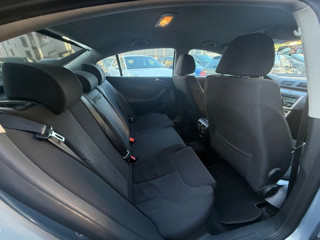 VOLKSWAGEN Passat usata, con ESP
