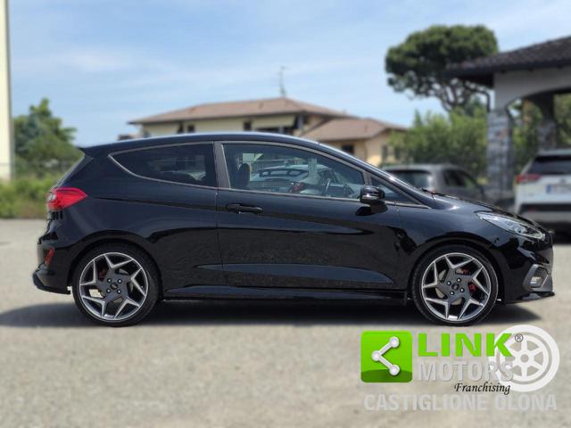 FORD Fiesta usata, con Bluetooth