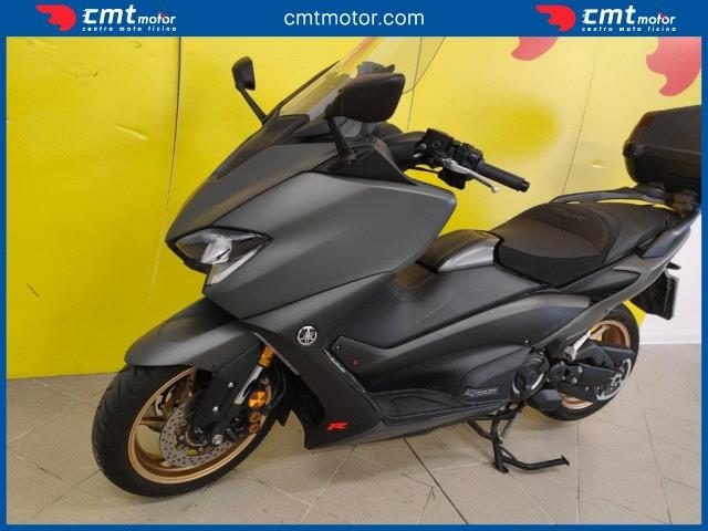 YAMAHA T-Max 560 usata 1