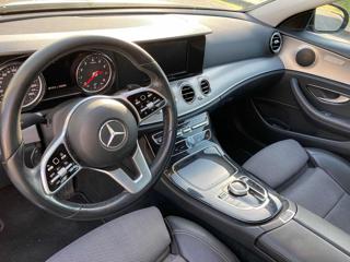 MERCEDES-BENZ E 200 usata, con Chiusura centralizzata