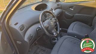 TOYOTA Yaris usata, con Airbag laterali