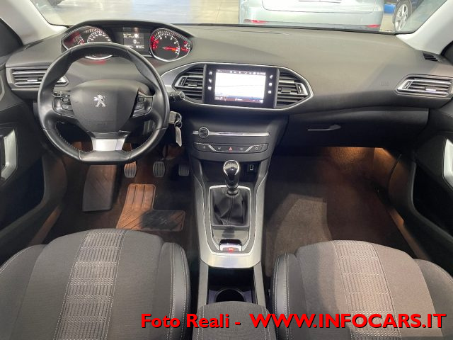 PEUGEOT 308 usata, con Autoradio digitale