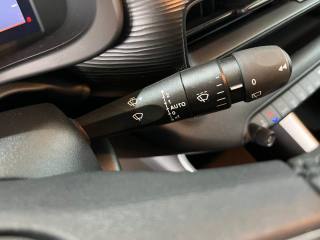 JEEP Avenger usata, con USB