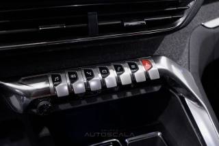 PEUGEOT 3008 usata, con Fari LED