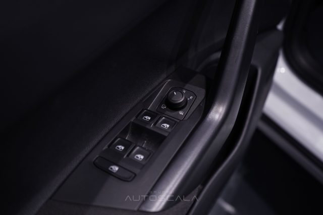 VOLKSWAGEN Taigo usata, con Cruise Control