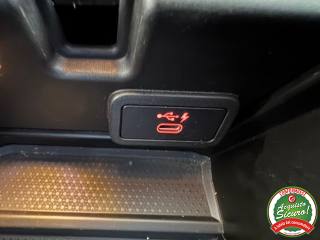 BMW 318 usata, con Fari LED