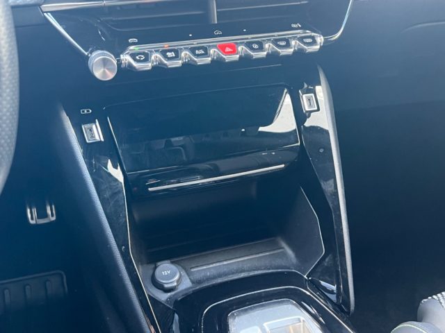 PEUGEOT 2008 usata, con MP3