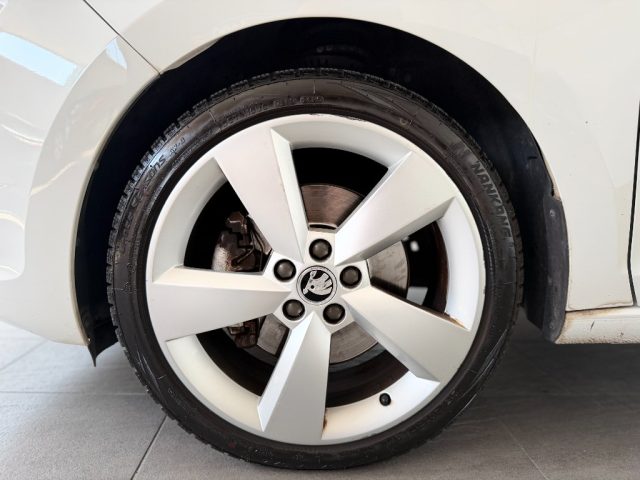 SKODA Rapid usata, con Sensori di parcheggio posteriori