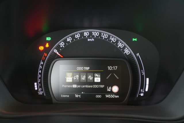 TOYOTA Aygo X usata 12